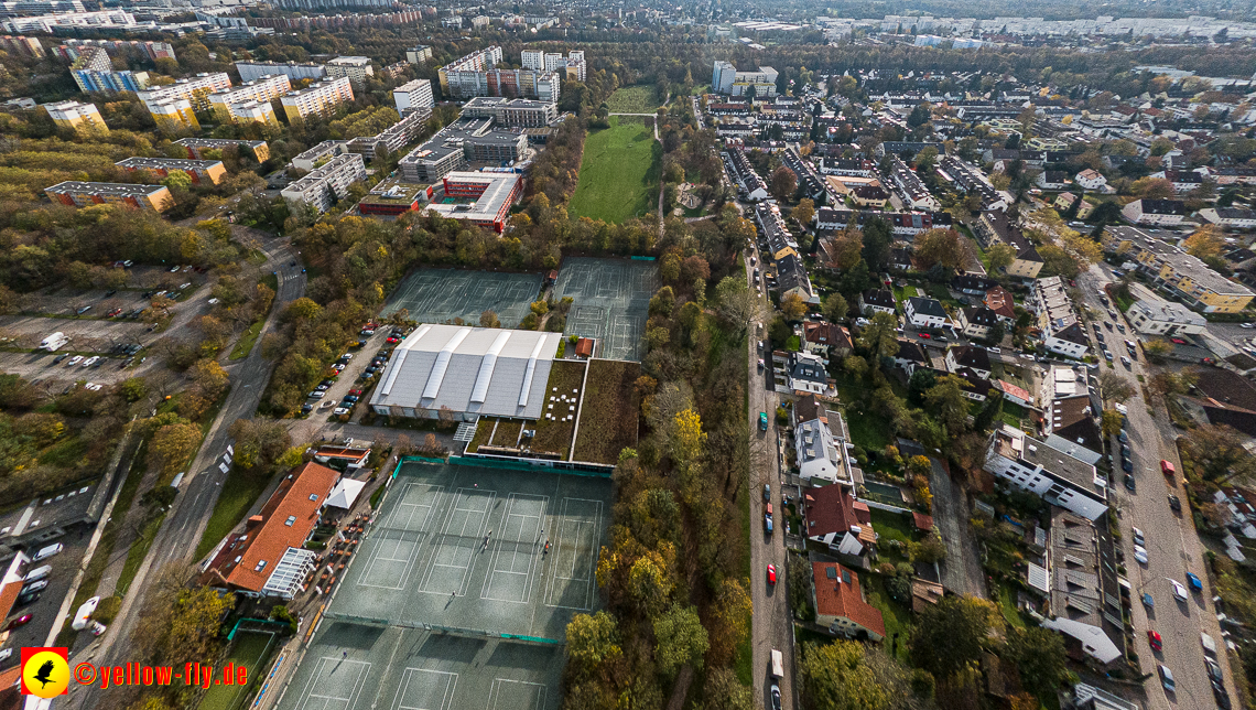 03.11.2022 -  Ostparksee mit Umgebung in Neuperlach